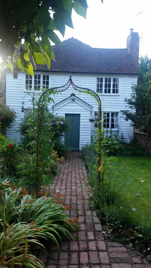 Period, Characterful Cottage Of Unique Charm Tenterden Exterior photo